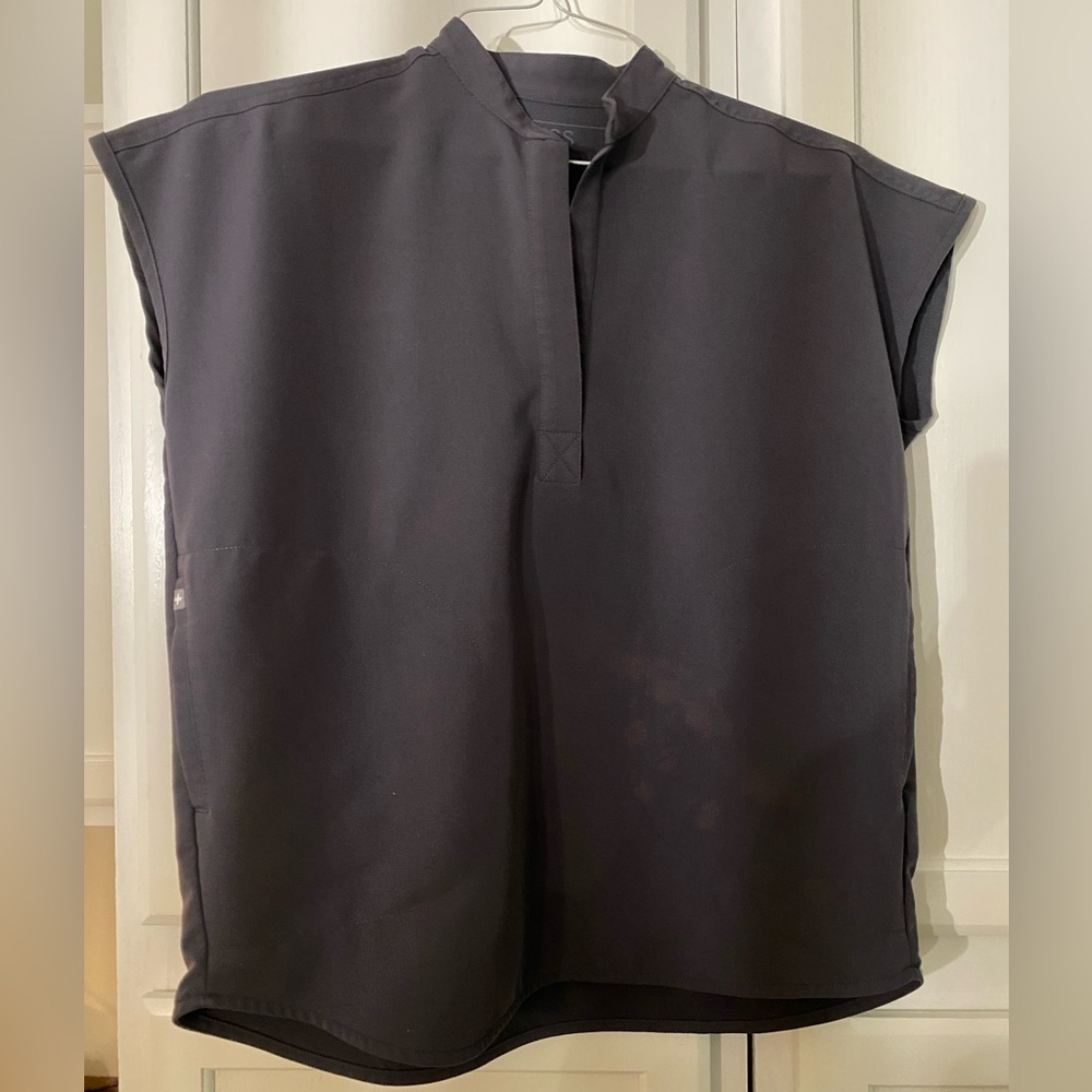 Figs Rafaela Charcoal Scrub Top